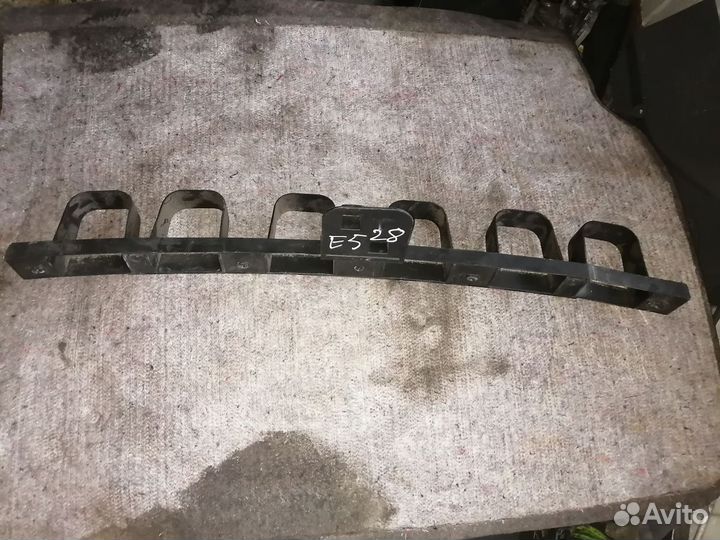 Направляющие заднего бампера Ford Kuga 1