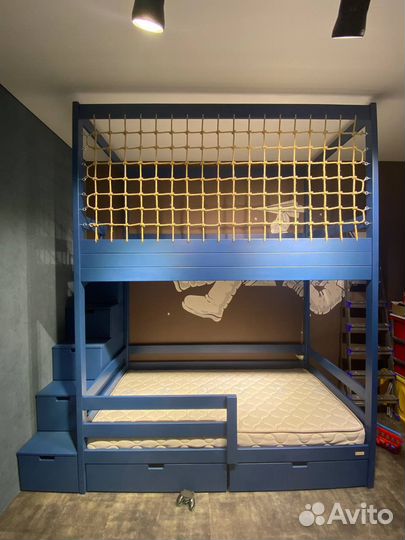 Двухъярусная кровать с канатом