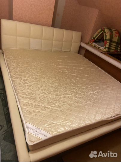 Кровать двухспальная 180 200