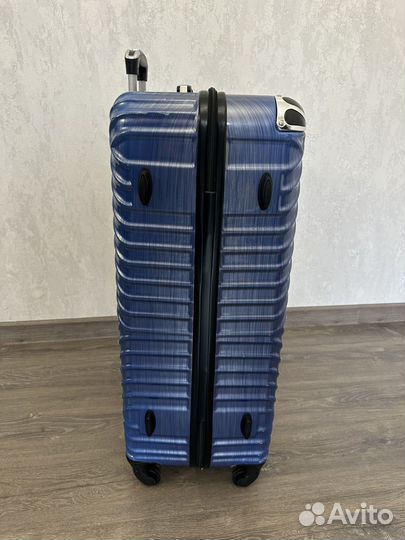 Чемодан на колесах большой XL