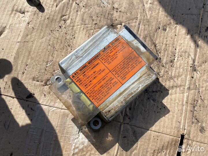 Блок управления airbag nissan cefiro a32