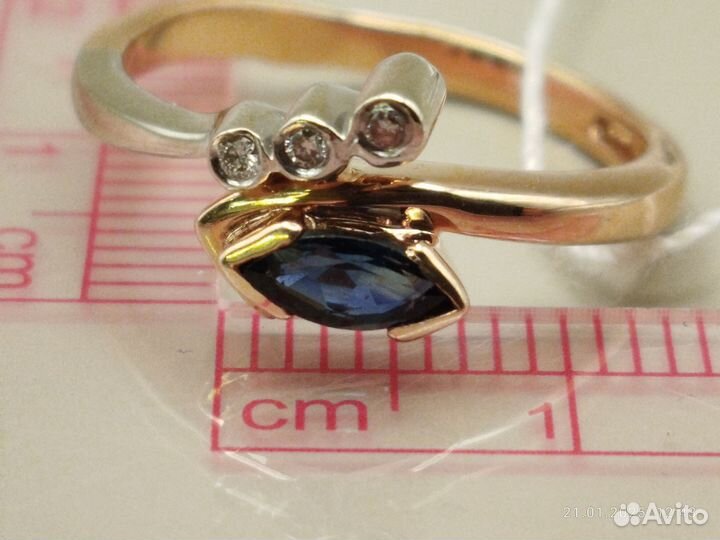Кольцо золотое с сапфиром и бриллиантами 16 размер
