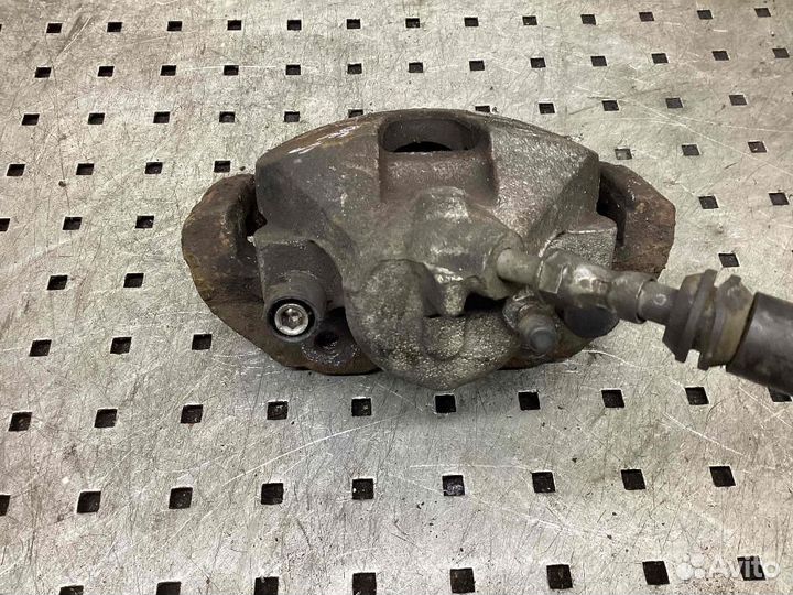 Суппорт передний правый Ford C-MAX