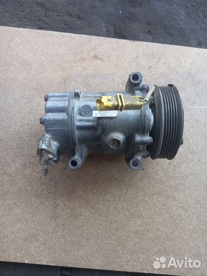 Компрессор кондиционера Peugeot 307