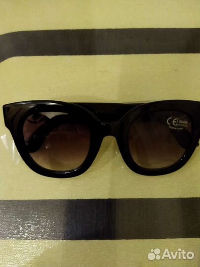 Солнцезащитные очки женские брендовые