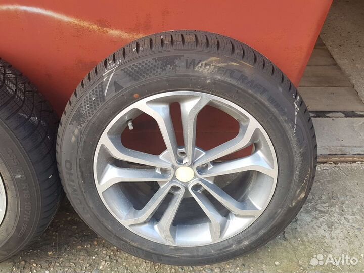 R18 Kumho WinterCraft WS71 235/60, PCD 5x108 DIA 63.3