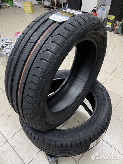 Ikon Tyres Autograph Ultra 2 235/55 R17 103Y