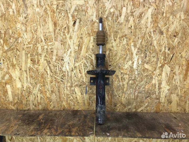 Стойка подвески передняя Volkswagen Polo седан 1.6