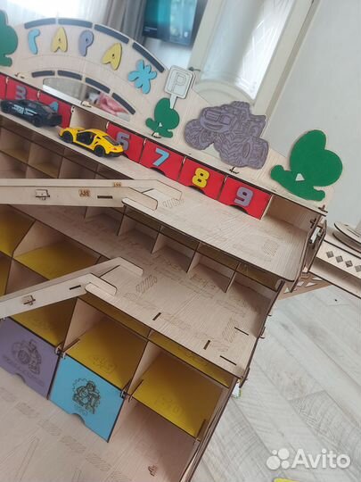 Парковка гараж для машинок, полка, игрушка