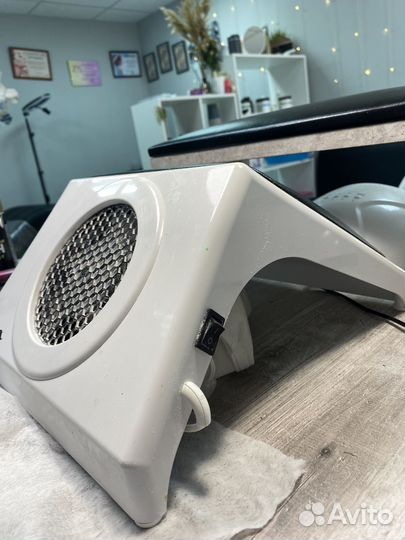 Вытяжка / пылесос для маникюра MAX