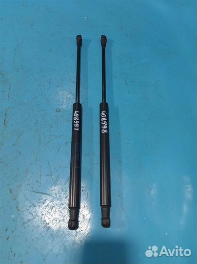 Амортизатор капота Land Rover Discovery 3 (2004-2