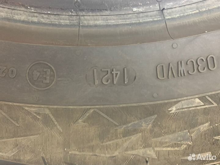 Continental IceContact 3 215/65 R16