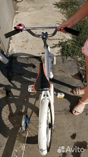 Детский велосипед с боковыми колесами