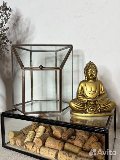 Будда статуэтка, ларец витрина стекло металл