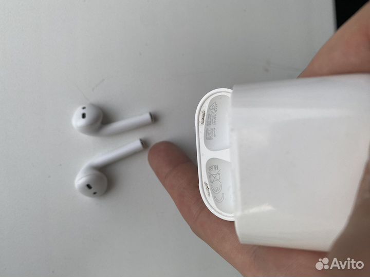 Apple airpods