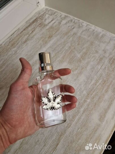 Бутылочка с кленовым листом