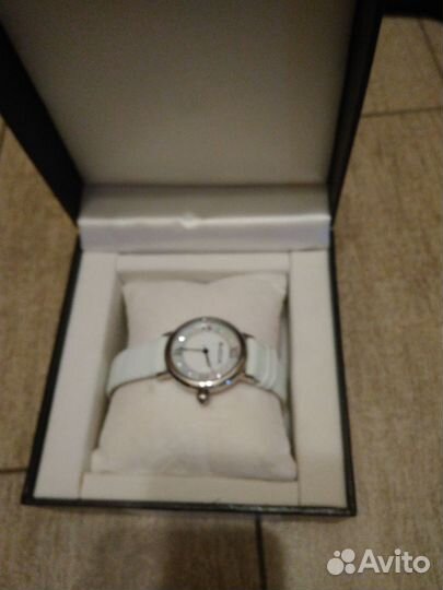 Часы женские новые