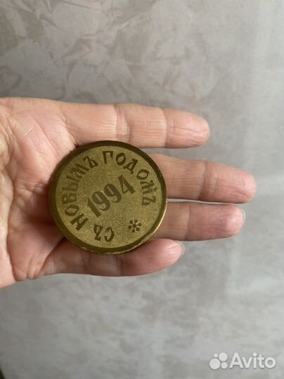 Настольная медаль