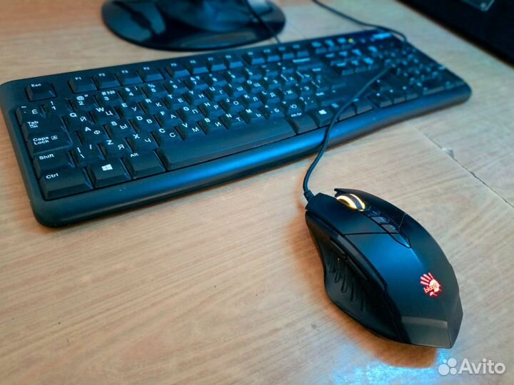 Игровой компьютер с монитором