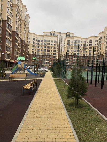 2-к. квартира, 65 м², 10/18 эт.