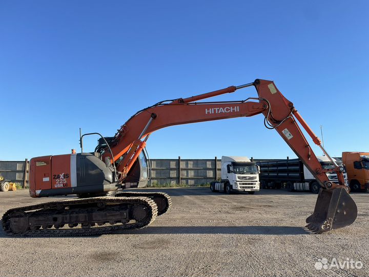 Гусеничный экскаватор Hitachi ZX225USRLC-3, 2007