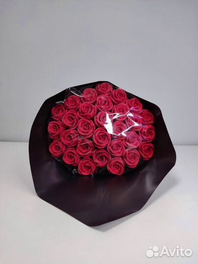 Красные Розы из Белого Шоколада - 29 шт в Букете