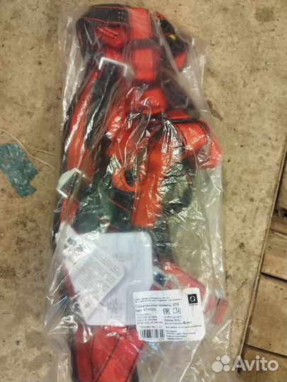 Страховочная привязь st5