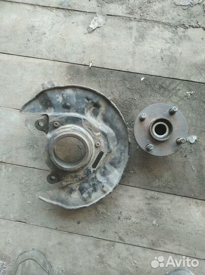 Ступица передняя левая toyota corolla 120