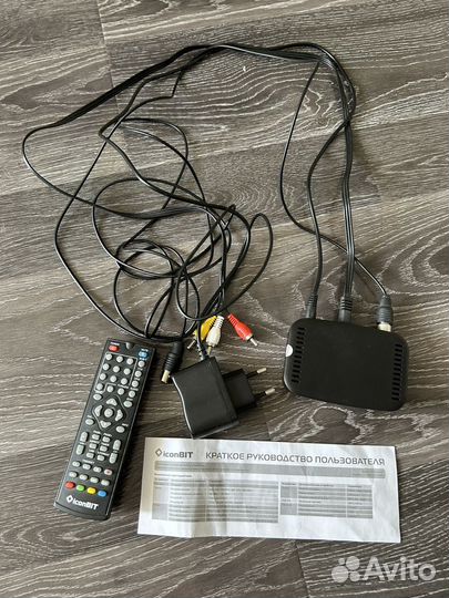 Приставка для цифрового тв iconBIT XDS100 T2