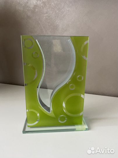 Ваза из цветного стекла