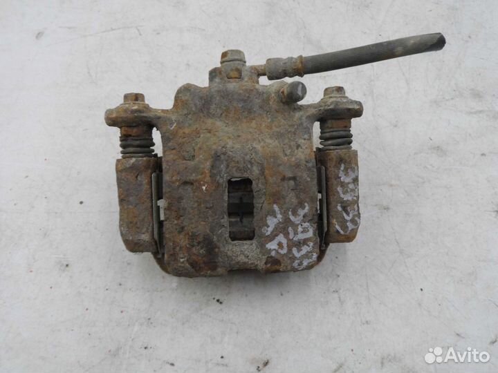 Суппорт задний правый Honda Ridgeline 1