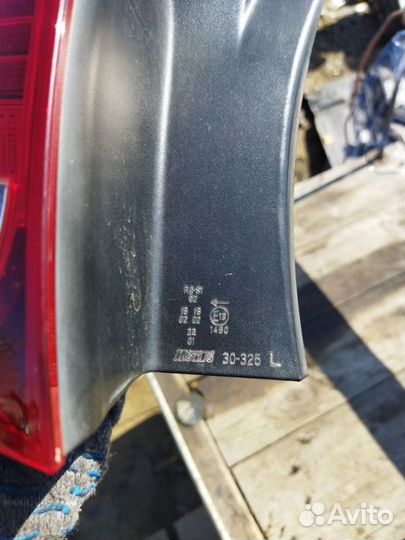 Стоп-сигнал задний левый Lexus Gs430 UZS190 3uzfe