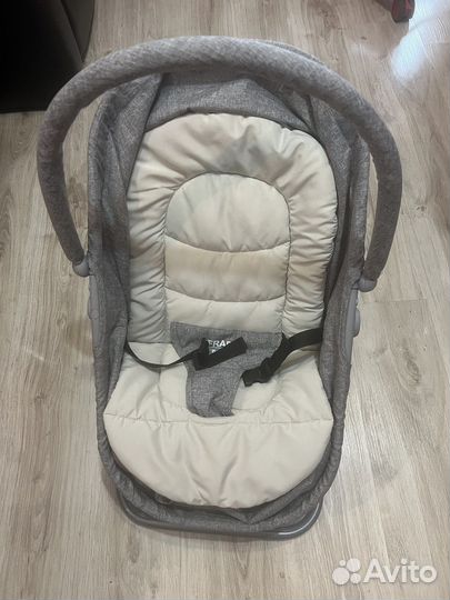 Шезлонг для новорожденных