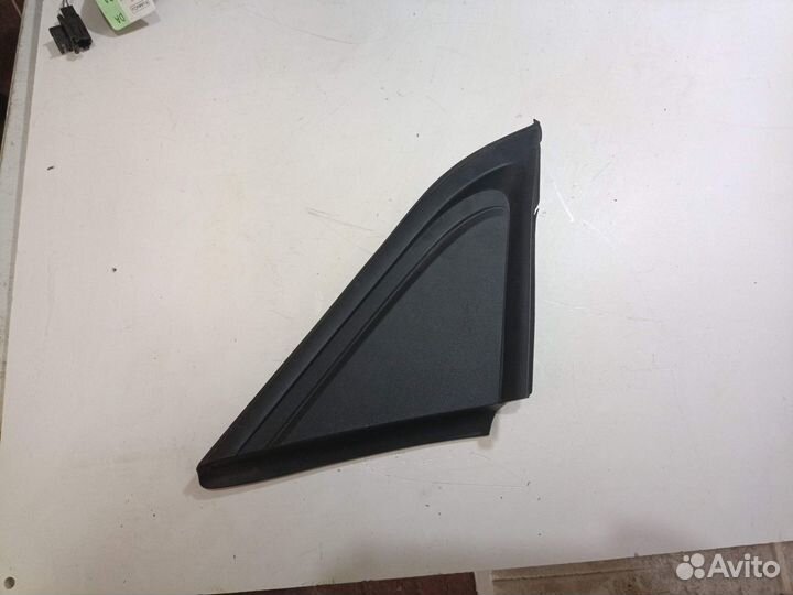 Накладка на зеркало правая, треугольник Ford Ed