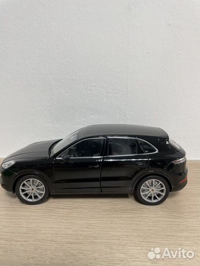 Porsche cayenne turbo модель Welly 1:24