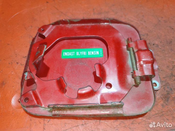 Лючок бензобака Mazda 626 Ge седан 1.8 FP 1992