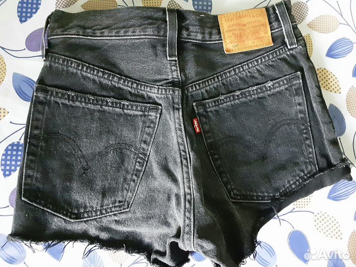 Продам шорты Levis
