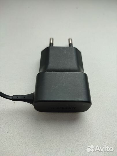 Зарядное устройство Microsoft Micro USB/5V, 550mA