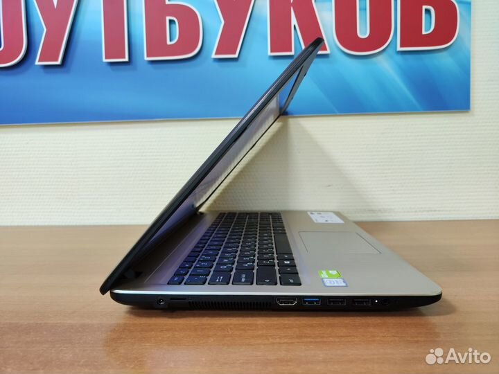 Ноутбук бу Asus / core i3 / geforce mx 2gb / ssd