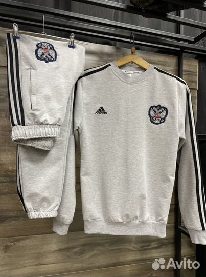 Спортивные костюмы