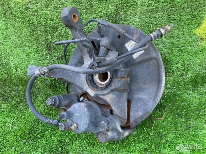 Ступица передняя правая Mazda Demio DW3W B3 1998