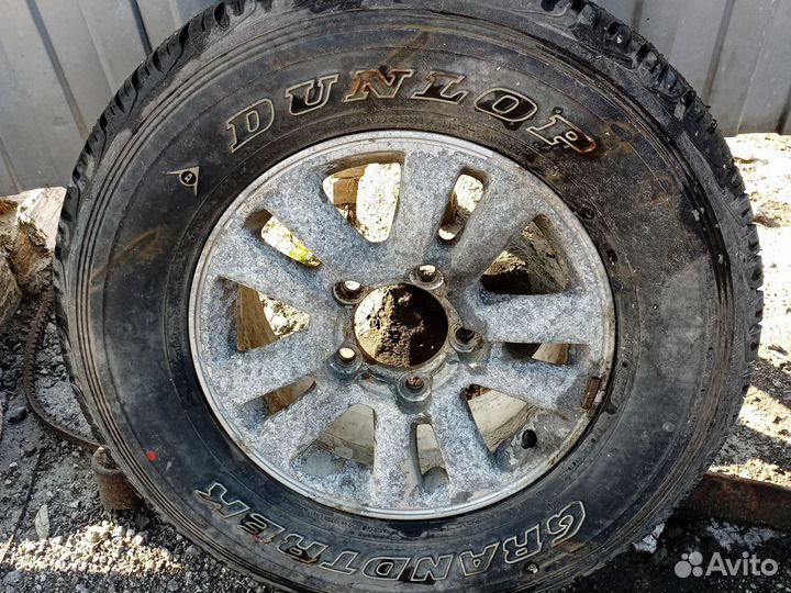 Диск с шиной на тойота ленд крузер 200