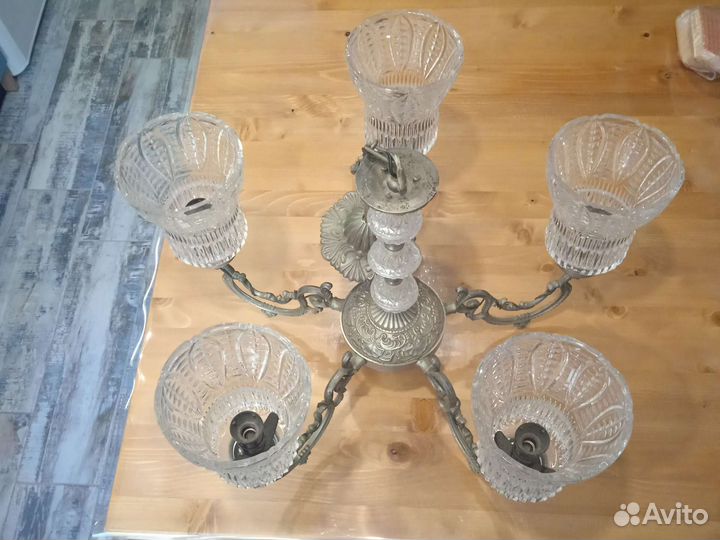 Люстра 5 рожковая старая плафоны хрустальные и шар