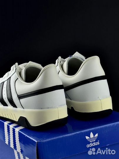 Кроссовки Adidas