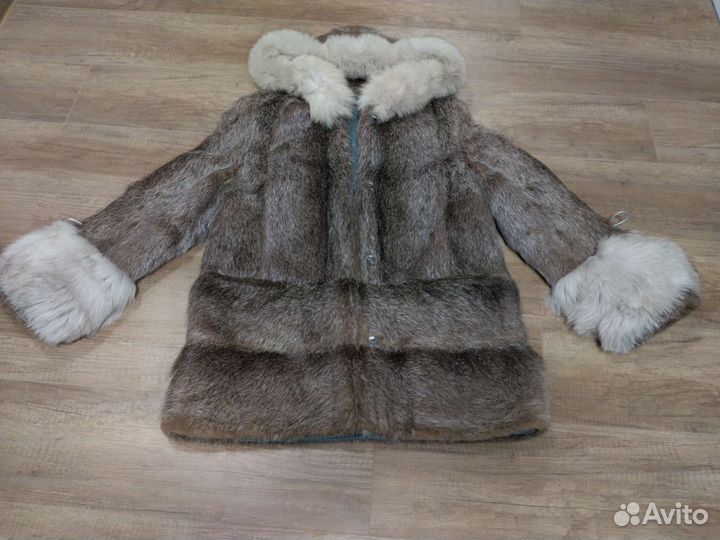Шуба из нутрии с капюшоном