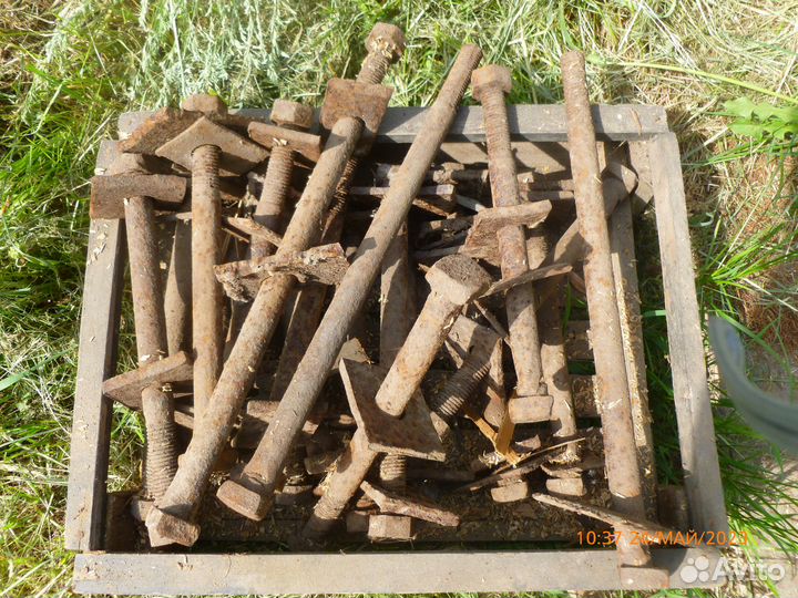 Болты и скобы