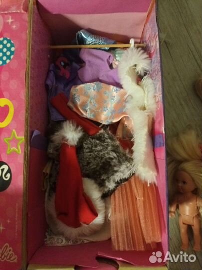 Кукла барби с шкафом одежды +4 маленькие куклы