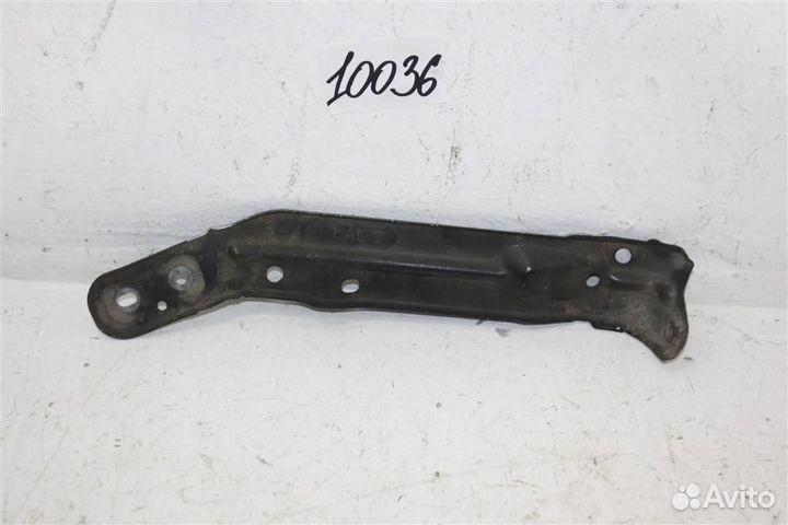 Кронштейн крепления крыла Nissan Patrol Y62