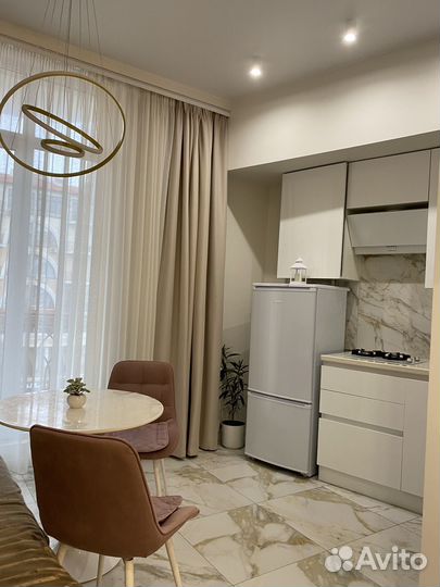 Клининг Уборка квартир. Окна витраж