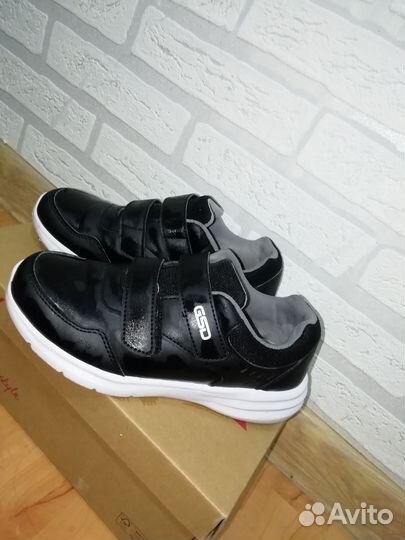 Кроссовки 35р